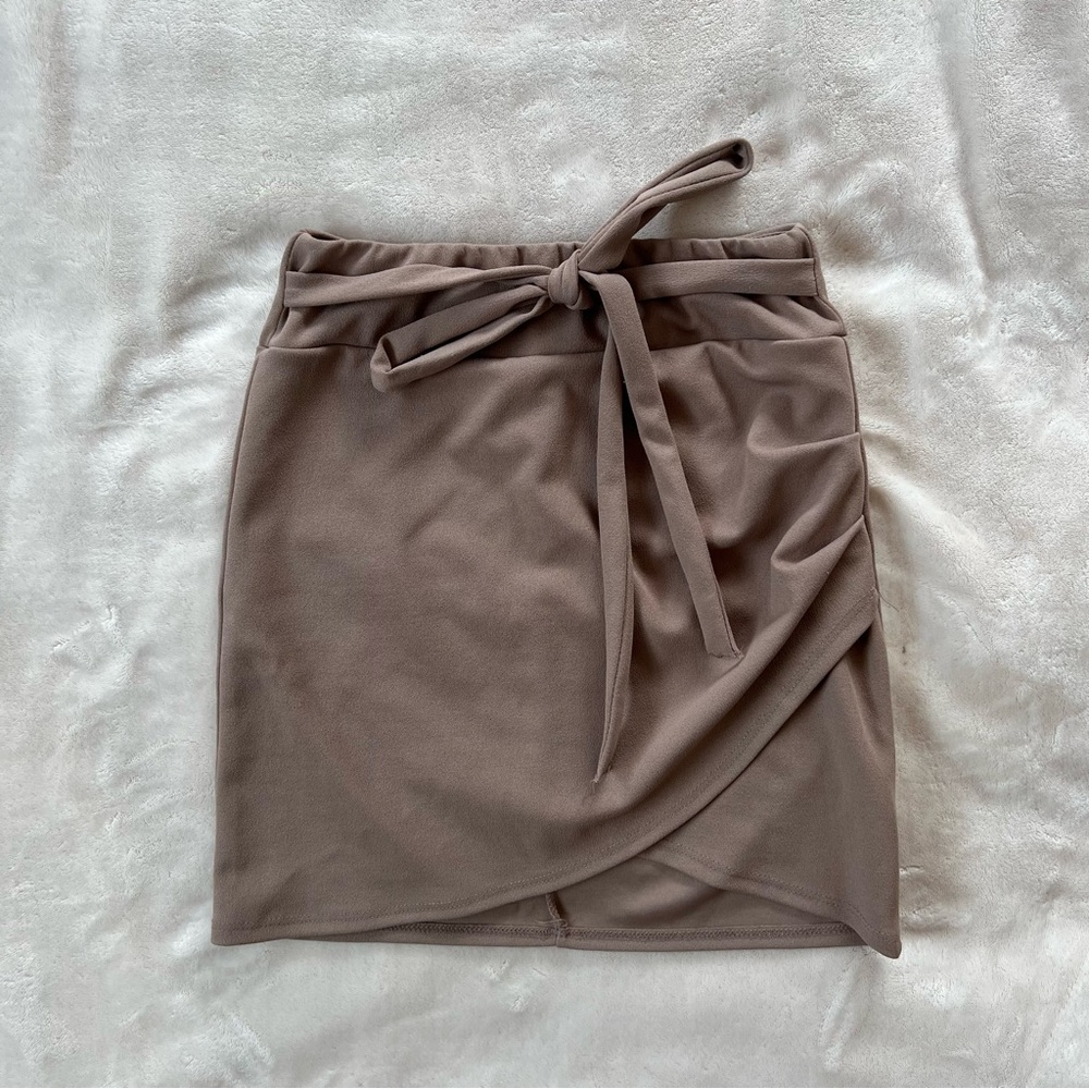 🌟 MUST GO 🌟 Blue Blush nude tie wrap skirt